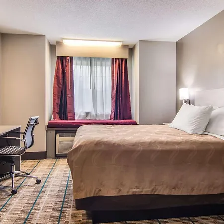 Quality Inn & Suites Grove City-Outlet Mall-3