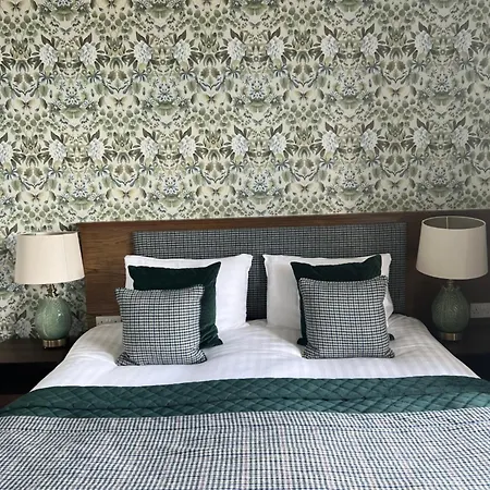 Glenesk Hotel-2