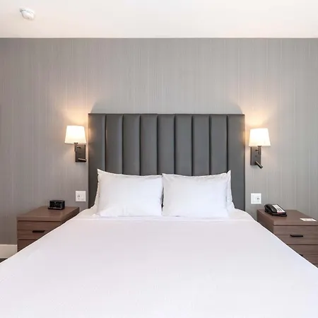 Sandman Signature Saskatoon South Hotel-2