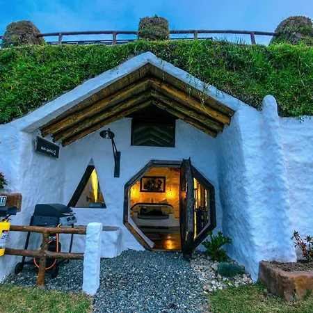 Hobbit Hotel El peñol Guatapé-2
