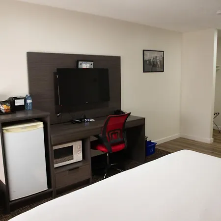Ramada By Wyndham Dawson Creek-2