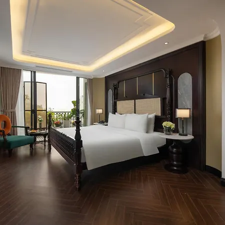May De Ville Crown Hotel-3