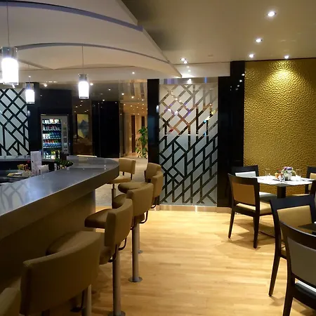 Nash Suites Airport Hotel-3
