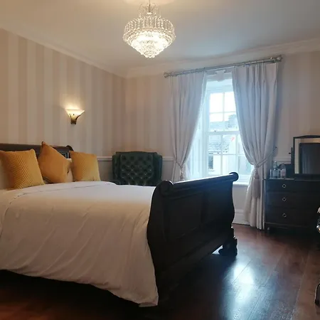 Sweeney'S Hotel 2020 Limited-2