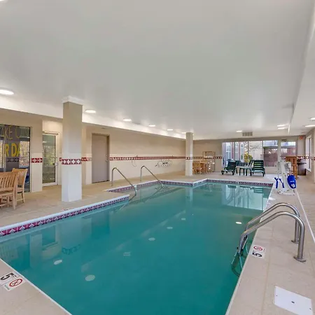 Comfort Inn & Suites Cuyahoga Falls - Akron-2