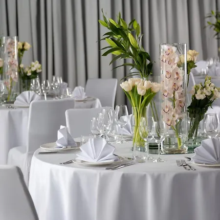 Courtyard By Marriott Bucharest Floreasca-3