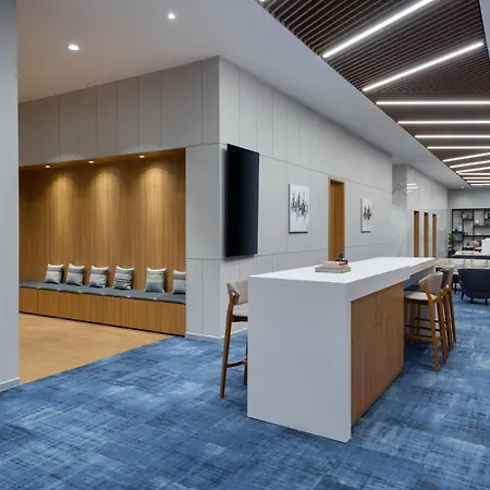 Courtyard By Marriott Bucharest Floreasca-2