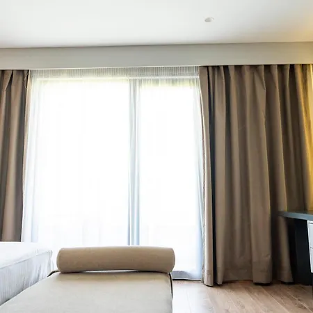 Henry Resort & Spa-2