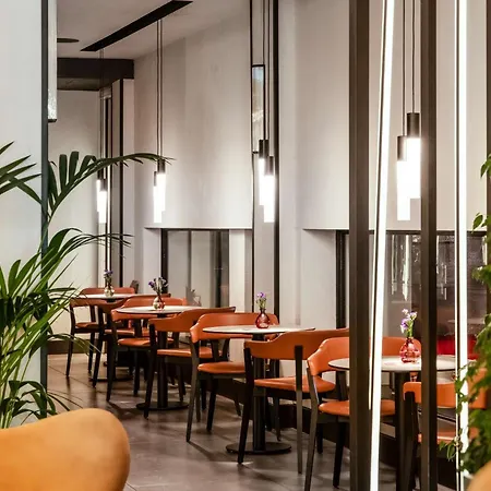 Radisson Red London Heathrow-2