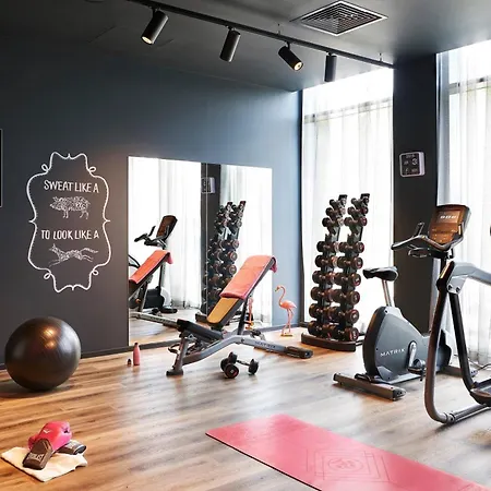 Moxy Edinburgh Airport-2