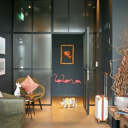 Moxy Edinburgh Airport-2