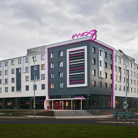 Moxy Edinburgh Airport-3