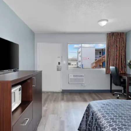 Holiday Lodge-3