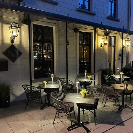 Square Boutique Hotel & Brasserie-2