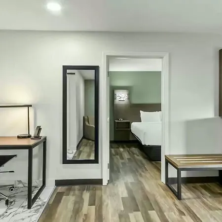 Quality Inn & Suites Columbia Harbison-2