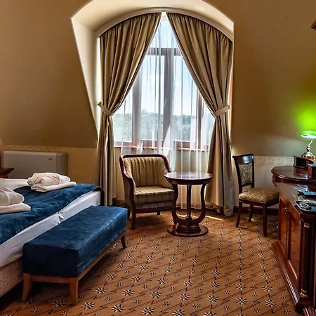 Hotel Golden Palace-3
