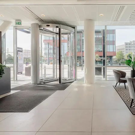 Plaza Premium Almere-2