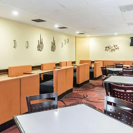 Clarion Hotel Somerset - New Brunswick-3
