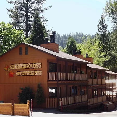 Sleepy Hollow Cabins And Hotel-3