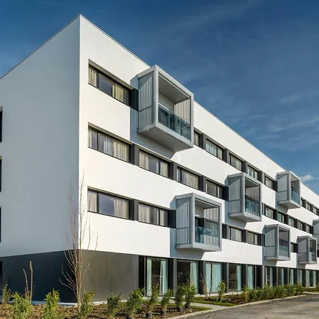 Ac Hotel By Marriott Saint-Julien-En-Genevois-3