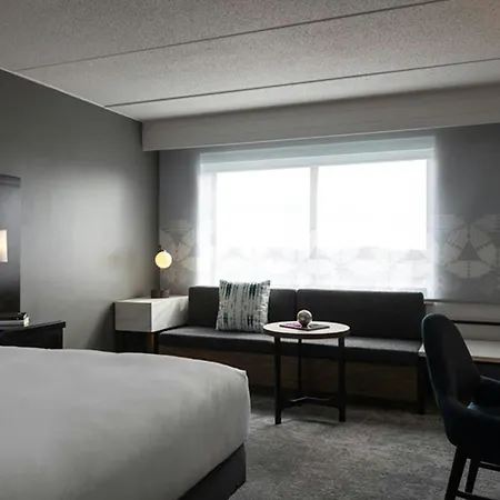 The Baronette Renaissance Detroit-Novi Hotel-3