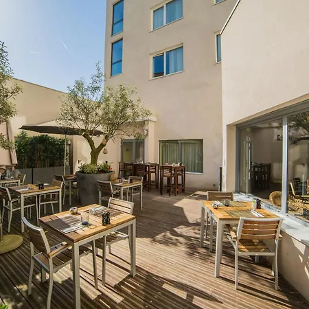 Courtyard By Marriott Paris Arcueil-2