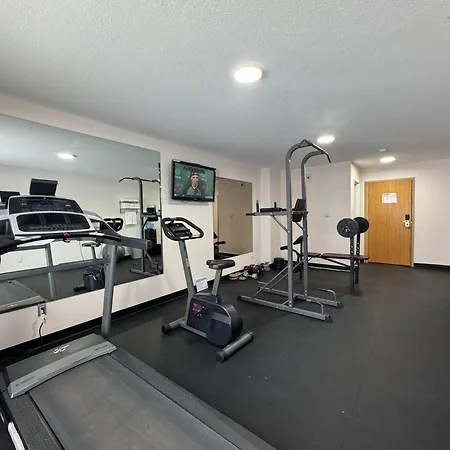 Howard Johnson By Wyndham Fort St. John-2