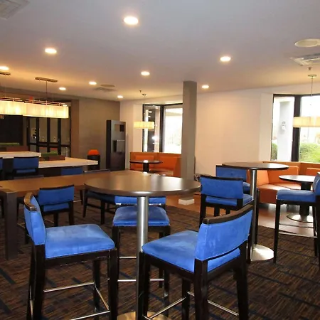 Country Inn & Suites By Radisson, Columbus-Edinburgh-2