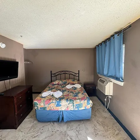 Live In Lodge Lithia Springs-2