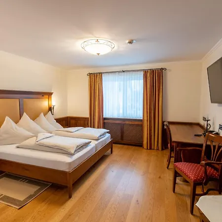 Hotel Hirsch-2