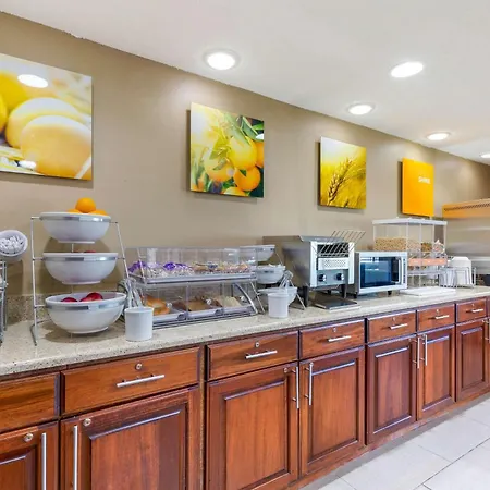 Comfort Inn & Suites Milford-2
