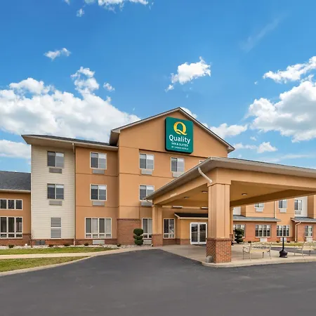 Quality Inn & Suites Near Owensboro & Holiday World Gold Award Winner-3