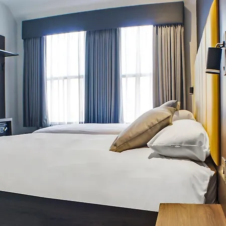 Oyo Tamworth Arms Boutique Pub & Hotel-3