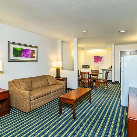 Comfort Inn & Suites-2