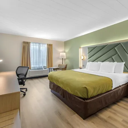 Quality Inn & Suites Monterey I-40-3