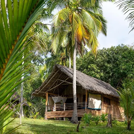 Pole Pole Bungalows-2