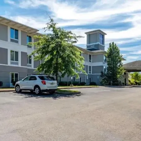 Sleep Inn & Suites Dunmore-3