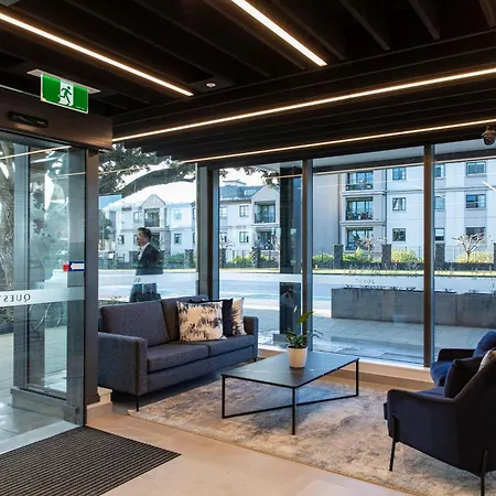 Quest Takapuna-3
