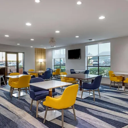 Comfort Suites Natchitoches-2