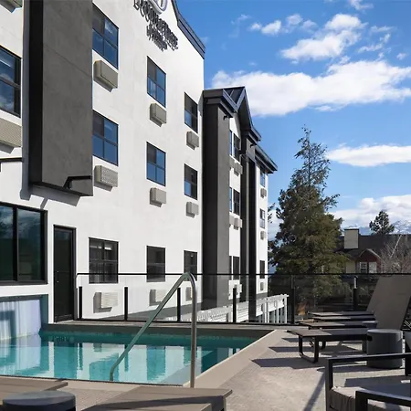 Doubletree By Hilton West Kelowna-3