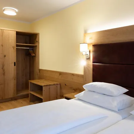 Hotel Kärnten-2