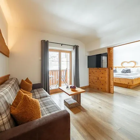 Hotel Pfeldererhof Alpine Lifestyle-3