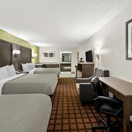 Quality Inn Raeford-2