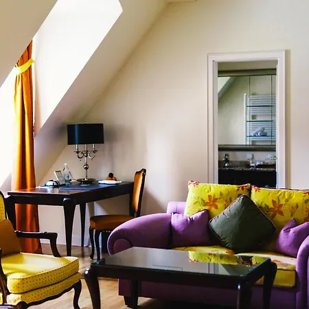 Relais & Chateaux Buelow Palais-2