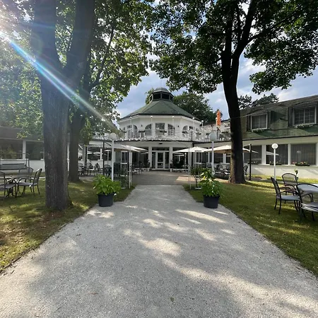 Hotel Ostrov-3