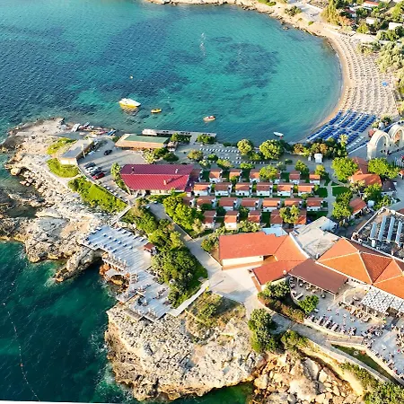 Maya Bistro Hotel & Beach-2