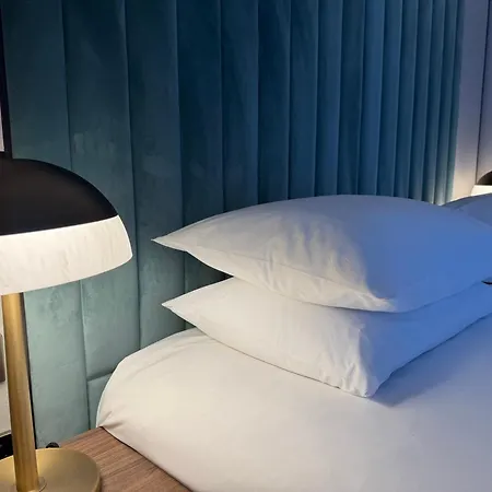 The Lodge Hotel - Putney-2