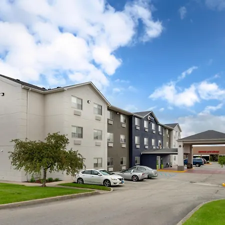 Comfort Inn & Suites North Greenfield-2