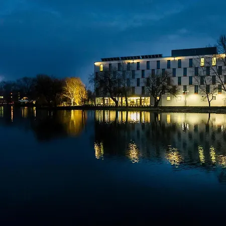 Best Western Plus Lakeside Hotel-3