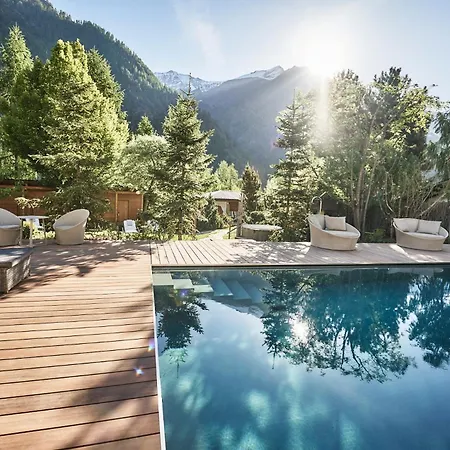 Goldene Rose Karthaus A Member Of Small Luxury Hotels Of The World-3